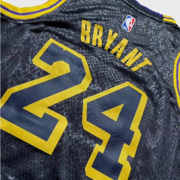 (YOUTH) Kobe Bryant BLACK MAMBA Los Angeles Lakers Jersey - Picture 4 of 4